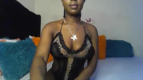 queenmavela_ online show from 02-16-26, 07:37