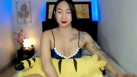 Snapshot of queenmistressts chatting on 12-30-24, 05:04 QUEEN online show from 12-30-24, 05:04