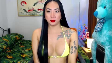 Snapshot of queenmistressts chatting on 01-27-25, 12:43 QUEEN online show from 01-27-25, 12:43