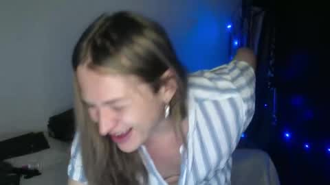 Snapshot of queennicky88 chatting on 02-09-25, 03:11 Nico online show from 02-09-25, 03:11