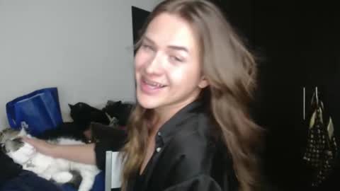 Snapshot of queennicky88 chatting on 03-04-25, 04:49 Nico online show from 03-04-25, 04:49