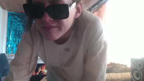 Snapshot of queennicky88 chatting on 10-14-25, 04:30 Nico online show from 10-14-25, 04:30