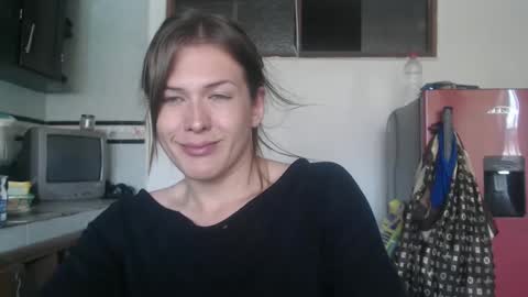 Snapshot of queennicky88 chatting on 10-23-25, 06:28 Nico online show from 10-23-25, 06:28