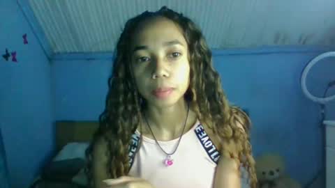 queennih online show from 11-06-25, 06:53