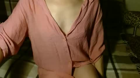 queenoftenderness online show from 12-17-24, 06:42