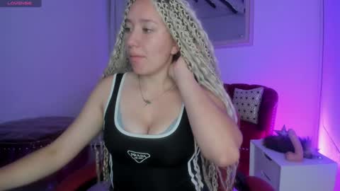 Queen Rose  online show from 01-31-25, 01:02