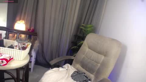 Snapshot of queensabbyvee chatting on 09-28-25, 06:13 Sabrina online show from 09-28-25, 06:13