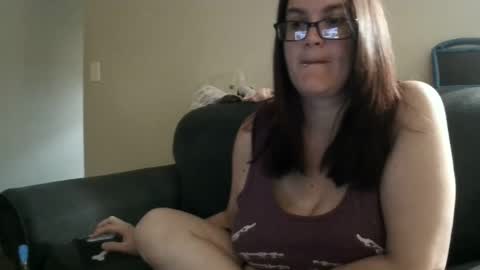Snapshot of queenskull870 chatting on 09-28-25, 01:55 queenskull870 online show from 09-28-25, 01:55