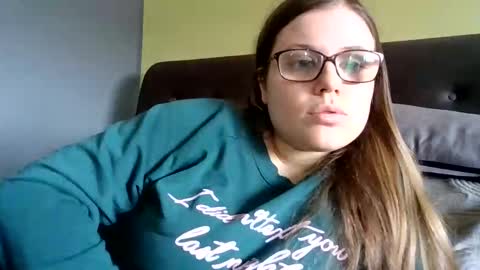 Snapshot of queenstuff chatting on 02-09-26, 12:20 queenstuff online show from 02-09-26, 12:20