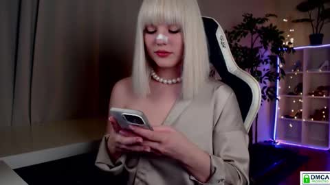 Snapshot of queensy_sins_x chatting on 03-01-26, 05:04 Queensy online show from 03-01-26, 05:04