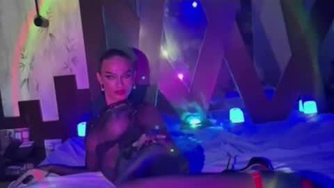 Snapshot of queenvalentinats chatting on 11-16-25, 02:55 ValentinaMoone online show from 11-16-25, 02:55