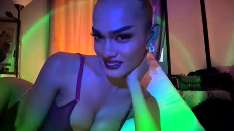 Snapshot of queenvalentinats chatting on 02-28-26, 06:14 ValentinaMoone online show from 02-28-26, 06:14