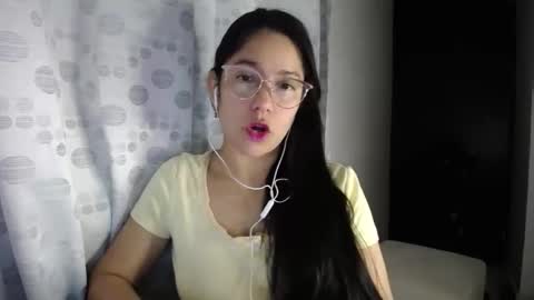 Paola online show from 03-25-26, 04:29