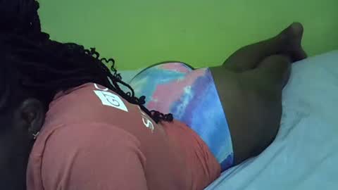 Snapshot of queenviviana chatting on 01-13-25, 12:45 vallary online show from 01-13-25, 12:45