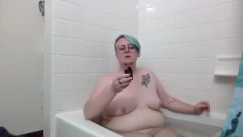 Snapshot of queerlyjaz chatting on 10-11-25, 11:25 queerlyjaz online show from 10-11-25, 11:25