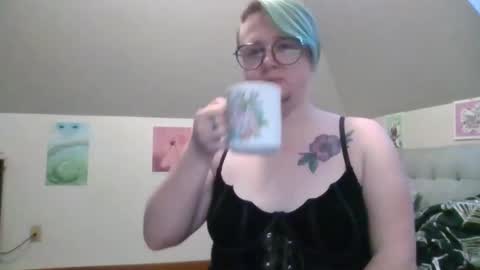 Snapshot of queerlyjaz chatting on 11-11-25, 03:12 queerlyjaz online show from 11-11-25, 03:12