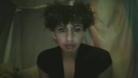 Snapshot of queridamiahh chatting on 02-20-26, 12:27 Mia online show from 02-20-26, 12:27