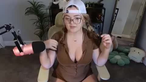 Bri online show from 11-30-25, 02:37