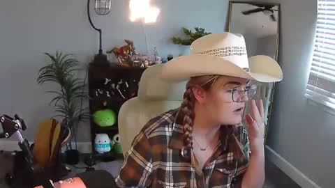 Bri online show from 12-15-25, 06:23