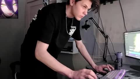 Snapshot of quiet_sh chatting on 02-22-26, 01:29 quiet_sh online show from 02-22-26, 01:29