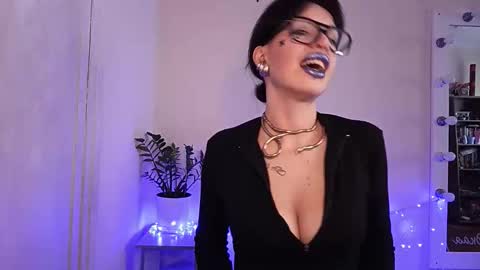 quiet_smile online show from 09-28-25, 10:31