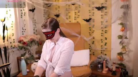 QuinnMonroe online show from 10-26-25, 03:18