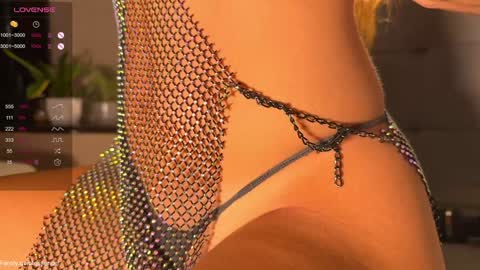 Snapshot of quintessencel chatting on 10-19-25, 08:09 Next stream December 1 FANSLY Loxrye online show from 10-19-25, 08:09