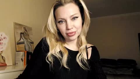 Snapshot of qurli24 chatting on 02-25-25, 05:36 qurli24 online show from 02-25-25, 05:36