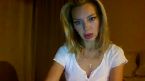 Snapshot of qurli24 chatting on 10-24-25, 11:34 qurli24 online show from 10-24-25, 11:34