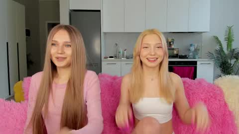 Snapshot of qwoopa chatting on 04-02-26, 08:56 Leya online show from 04-02-26, 08:56