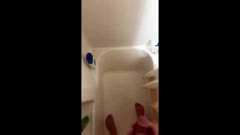 Snapshot of r0ck666 chatting on 10-19-25, 03:23 r0ck online show from 10-19-25, 03:23