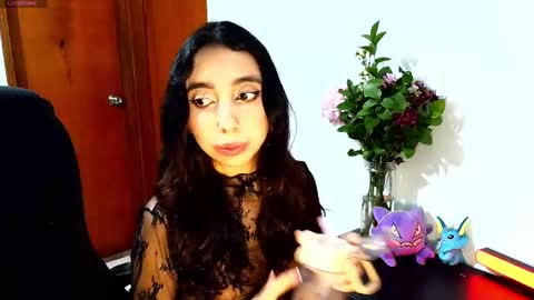 Snapshot of r0ttenangel chatting on 09-19-25, 05:53 Angel online show from 09-19-25, 05:53