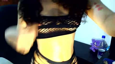 Snapshot of r0ttenangel chatting on 11-11-25, 04:12 Angel online show from 11-11-25, 04:12