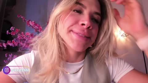 Snapshot of r4veenn chatting on 12-13-24, 08:20 RACHEL BLAKE online show from 12-13-24, 08:20