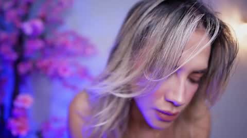 Snapshot of r4veenn chatting on 01-11-25, 04:59 RACHEL BLAKE online show from 01-11-25, 04:59