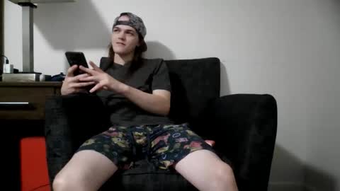 Snapshot of r_monkey583 chatting on 10-26-25, 02:17 r_monkey583 online show from 10-26-25, 02:17