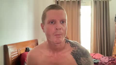 rabbit_eyes69 online show from 10-05-25, 08:23