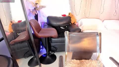 natalia  -  online show from 12-15-25, 02:05