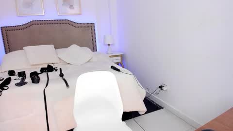 RACHEL ES online show from 02-20-26, 06:10