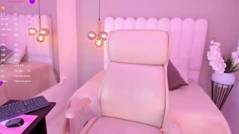 Mariana online show from 02-06-26, 07:28