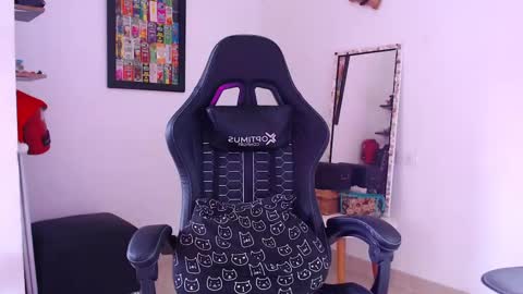 Snapshot of rachell_420 chatting on 11-13-25, 03:33 rachell_420 online show from 11-13-25, 03:33