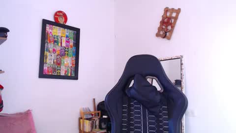 Snapshot of rachell_420 chatting on 11-17-25, 12:44 rachell_420 online show from 11-17-25, 12:44