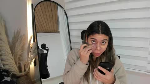 Rachell online show from 10-28-25, 04:16