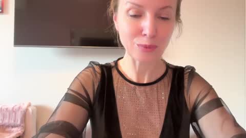 Rachel online show from 03-05-25, 01:39