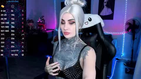 Snapshot of rachelqueen_ chatting on 02-19-26, 10:22 Miko Pleasee help me get 100 likes online show from 02-19-26, 10:22