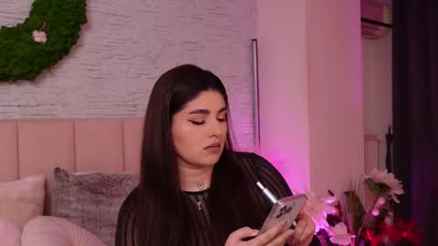 RachelSwaan online show from 11-25-25, 07:41