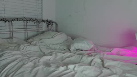 Snapshot of rachelxyung chatting on 12-24-24, 12:22 Rachel Yung online show from 12-24-24, 12:22