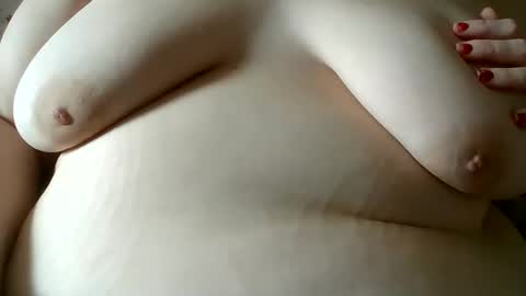 Snapshot of rachs_wardrobe chatting on 10-22-25, 03:34 rachs_wardrobe online show from 10-22-25, 03:34