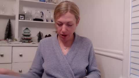 Snapshot of racytracy80 chatting on 12-13-24, 04:38 Racy Tracy online show from 12-13-24, 04:38
