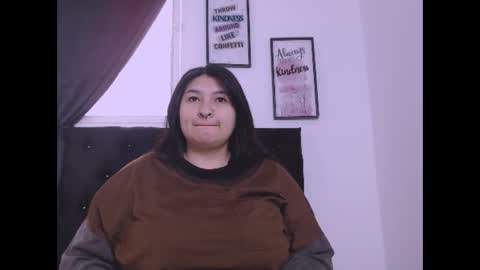 Snapshot of radiantgoddes chatting on 10-21-25, 01:01 radiantgoddes online show from 10-21-25, 01:01